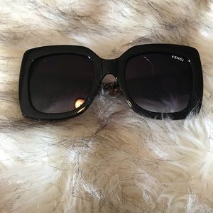 Sunday Special🔅 Oversized Square Logo Sunglasses